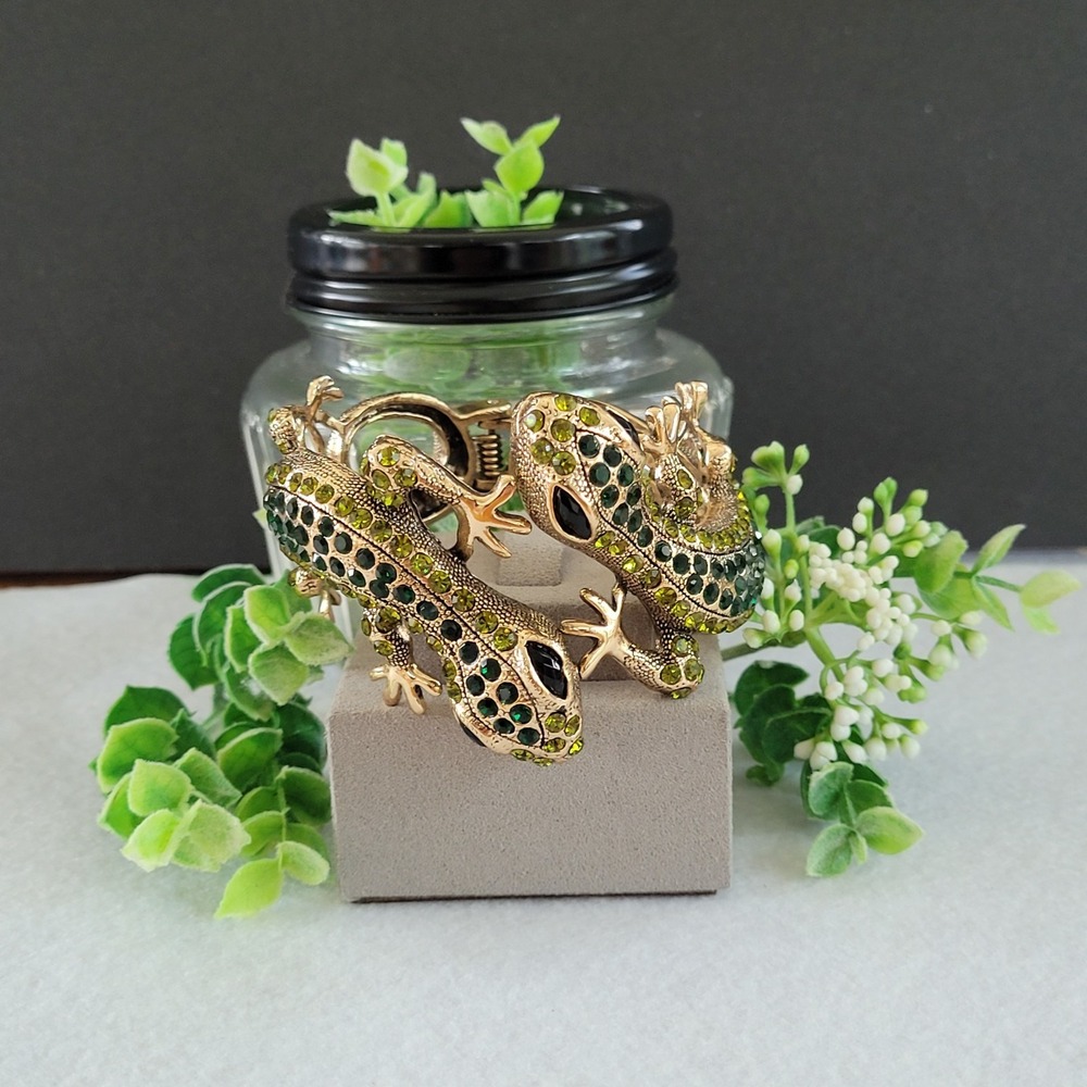 Green Rhinestone Gecko Hinged Cuff Bracelet Gold Tone Figural Statement - Picture 4 of 12